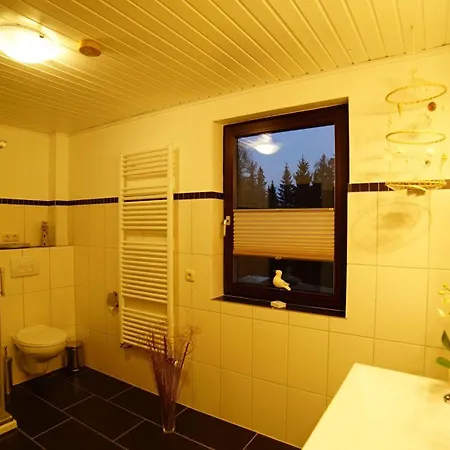 4-personen-ferienwohnung-im-wald-mit-kamin-84-qudratmeter
