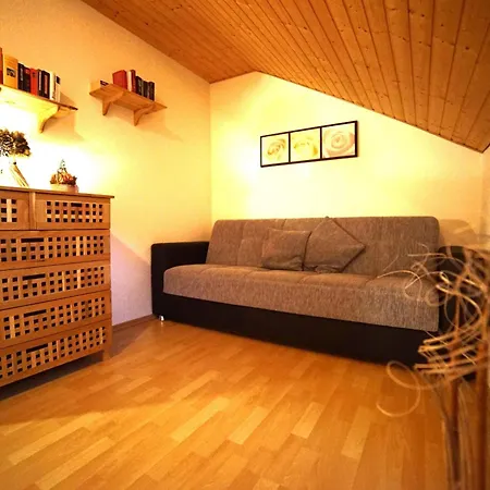 4-personen-ferienwohnung-im-wald-mit-kamin-84-qudratmeter Apartmán
